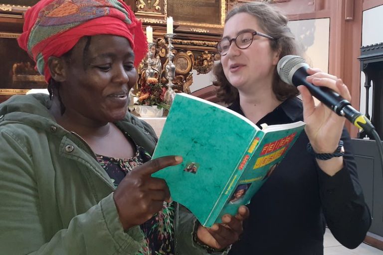 Chor und Band im Internationalen Gottesdienst